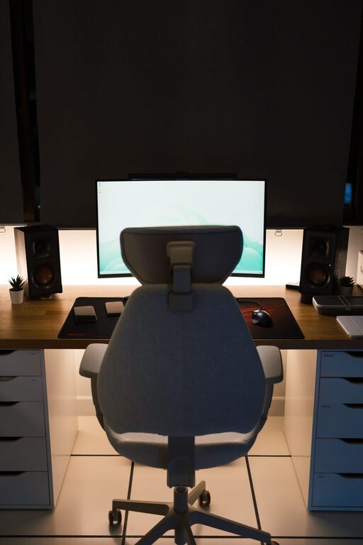Creating a Comfortable Home Workspace for Online Tasks