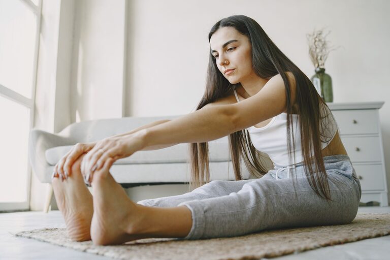 Easy Stretching Habits to Support Everyday Flexibility